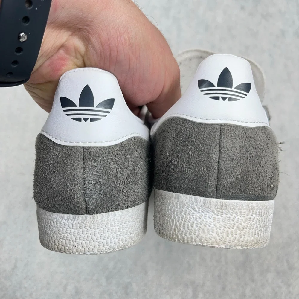 Adidas Gazelle Men Size 7.5 Grey Casual Athletic Sneakers Shoes Walking BB5480